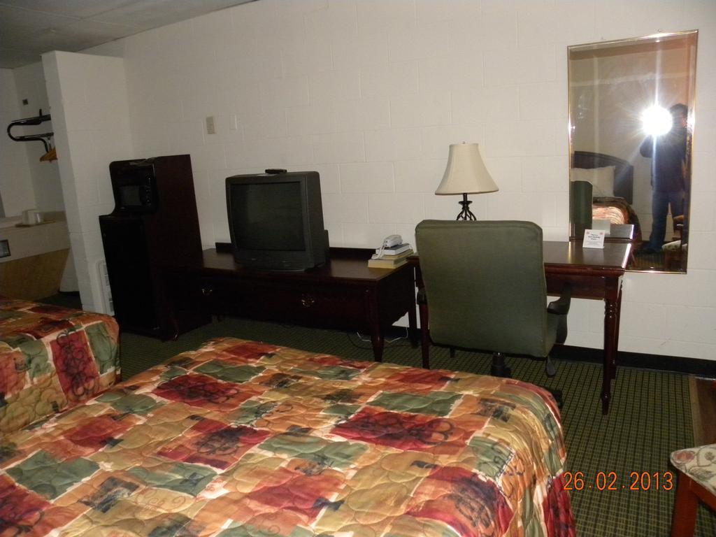 Guest Inn Rogers Ngoại thất bức ảnh